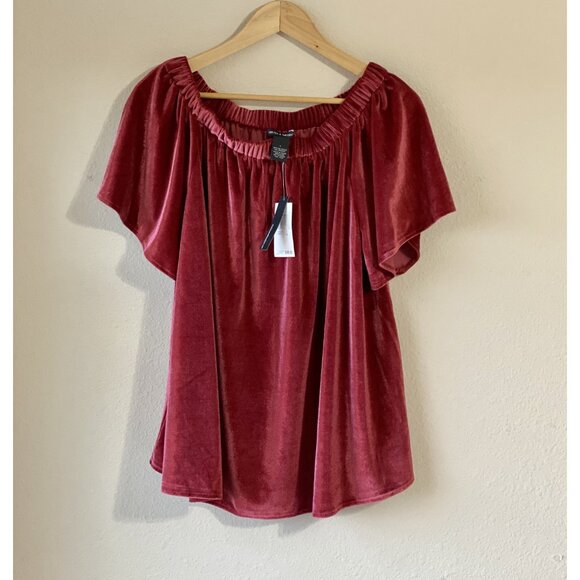 Chelsea & Theodore Women's Large Red Velvet Swing Top - Picture 11 of 11